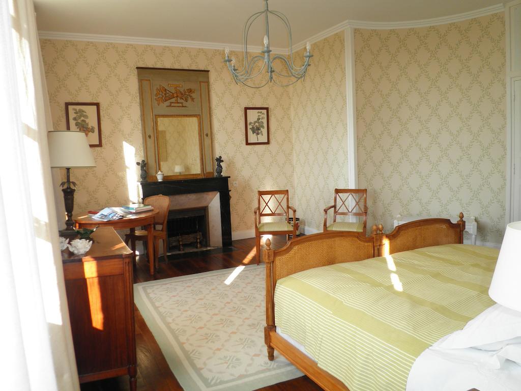 Chateau De La Marronniere Bed & Breakfast Aizenay Cameră foto